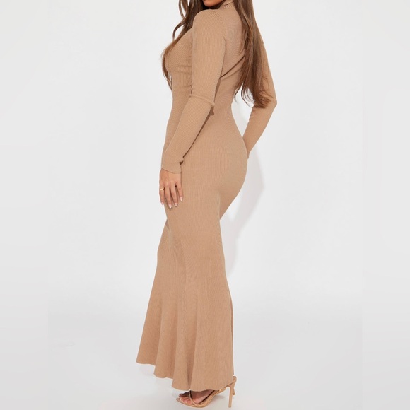 Capricorn Sweater Maxi Dress - Picture 2 of 5